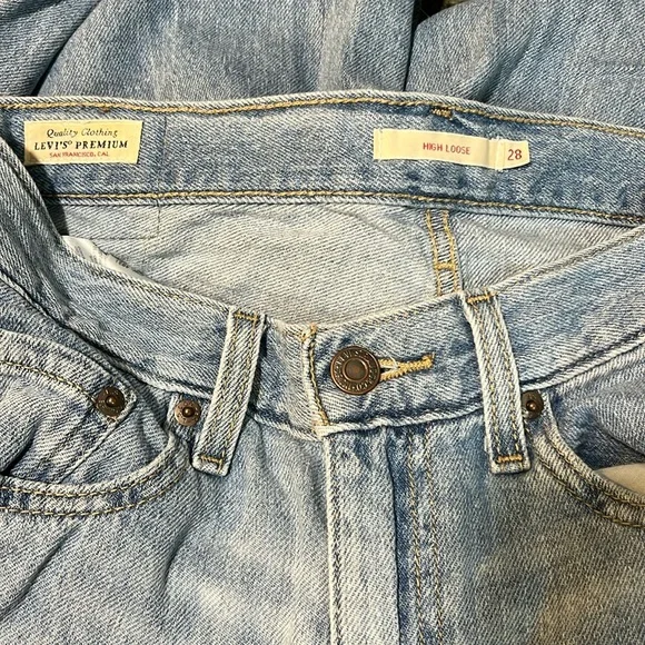 Levi’s High Loose Women's Jeans - Picture 3 of 4